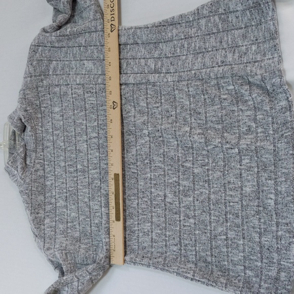 Simply Vera Vera Wang Gray sweater with faux blouse bottom. XS - Picture 7 of 7
